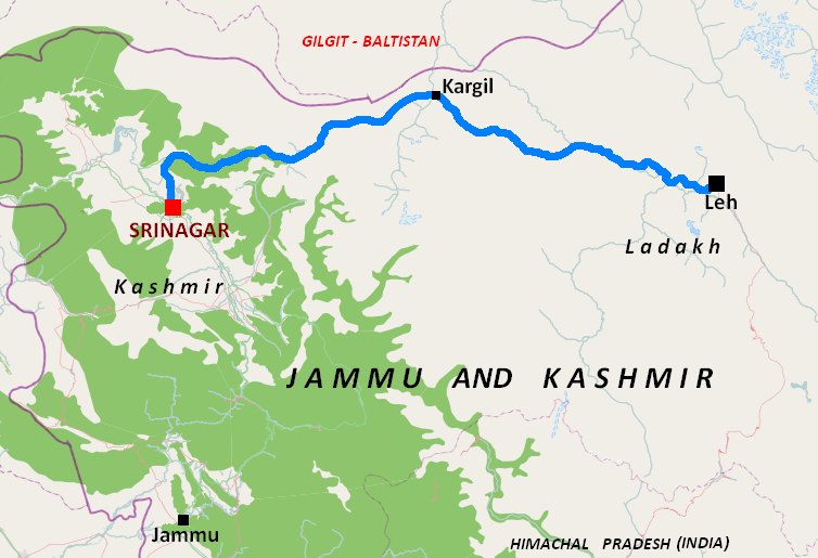 अंबिकापुर: NH-43 की टूटी सड़क देखने पहुंचे कलेक्टर, निर्माण के निर्देश
