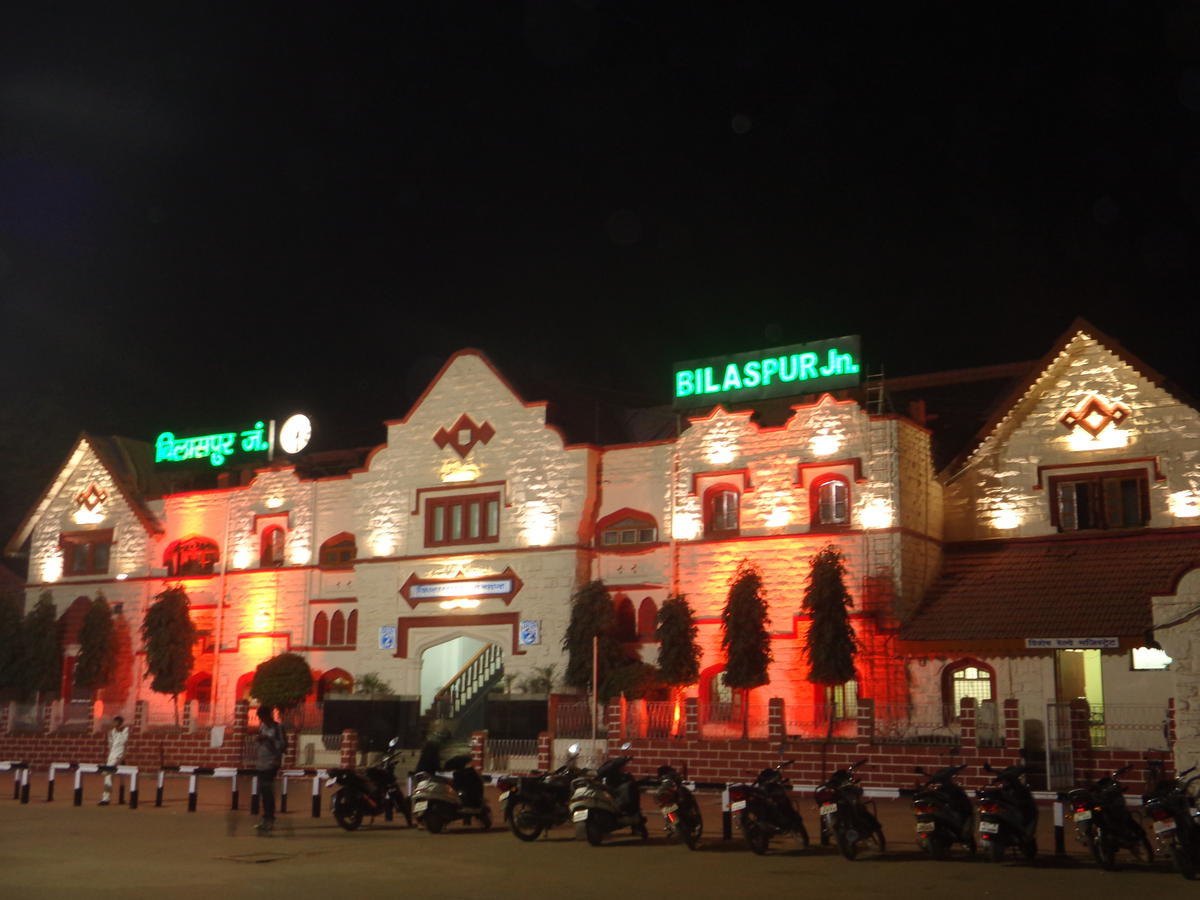 बिलासपुर स्टेशन पर बाइक रेंटल सेवा शुरू, 4 घंटे के ₹100