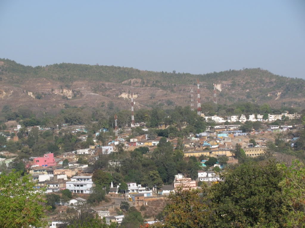 चिरमिरी में युवती से दुष्कर्म का आरोप, आग लगाने की कोशिश