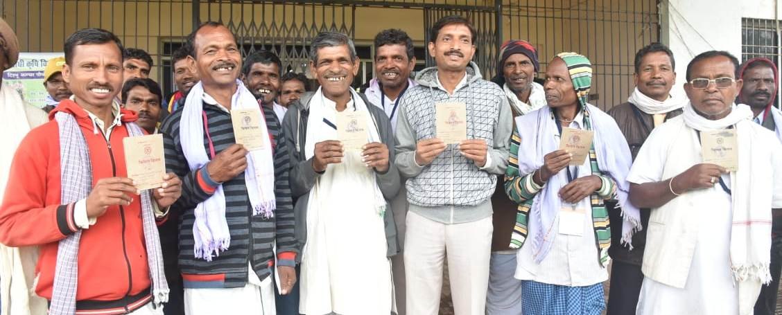 लोहंडीगुड़ा: हरेली और विश्व आदिवासी दिवस पर सजे बच्चे
